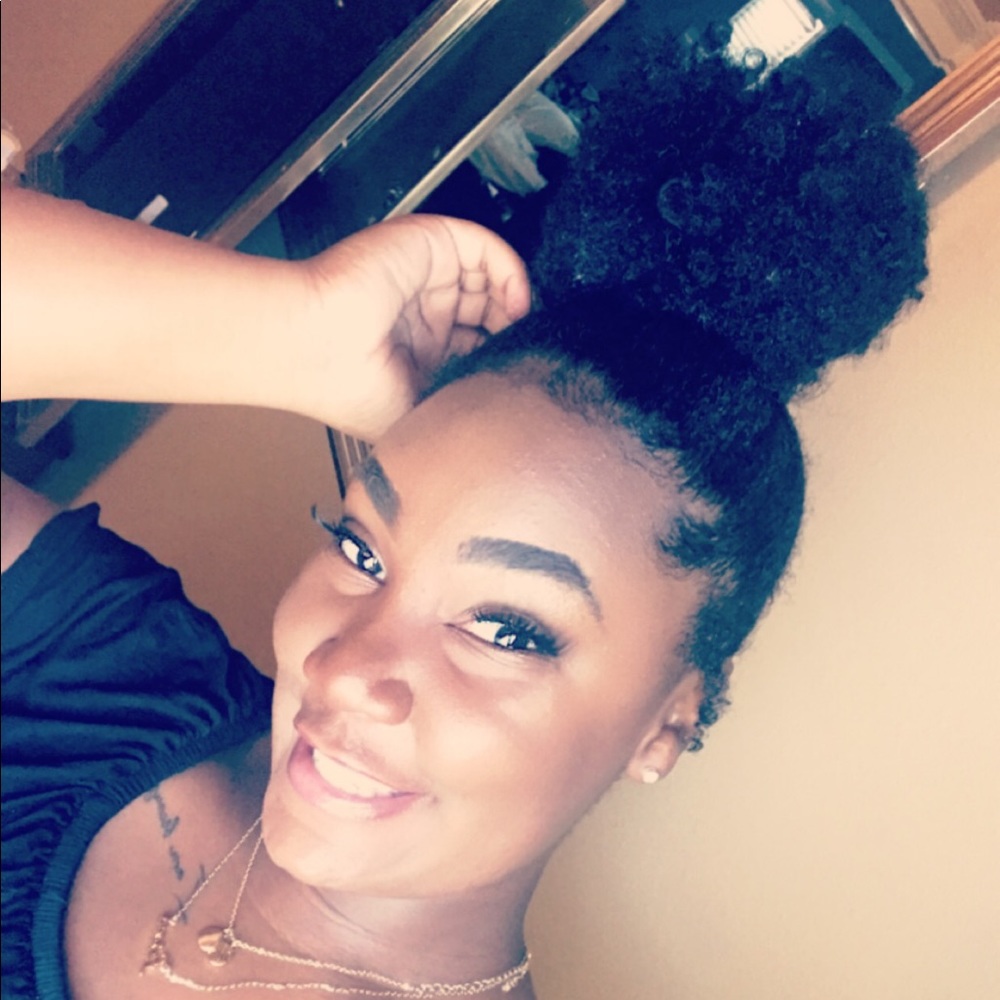 Meet your Posher, Krystal